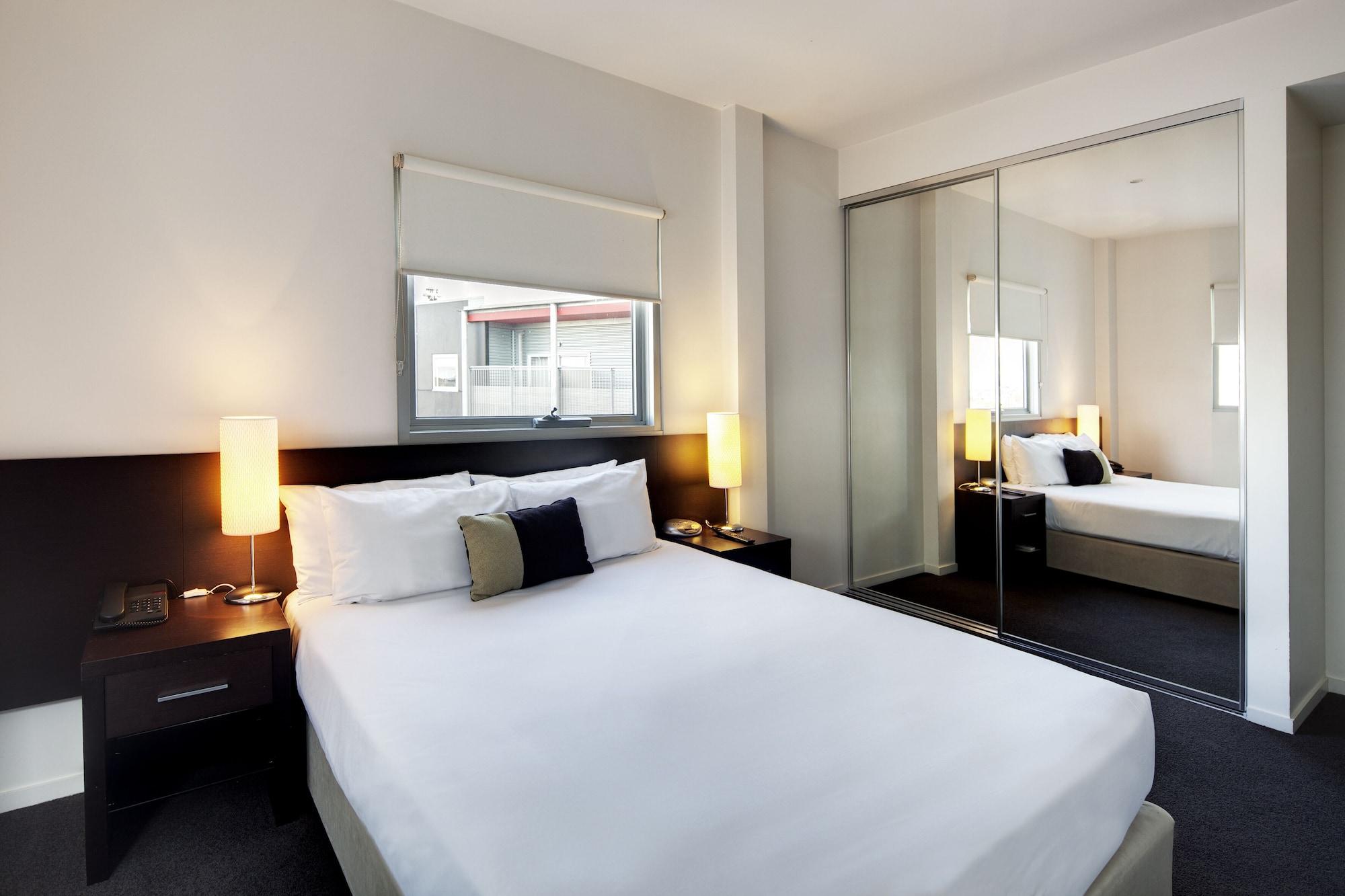 Punthill Essendon Aparthotel Melbourne Exteriör bild