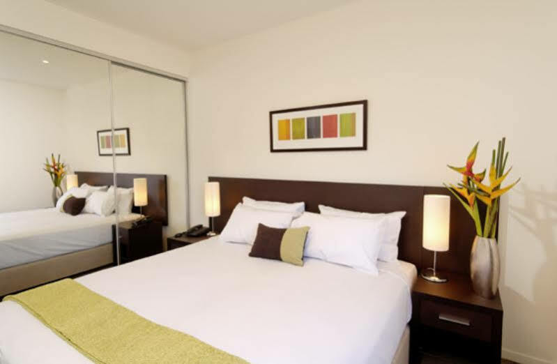 Punthill Essendon Aparthotel Melbourne Exteriör bild